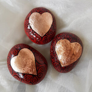These large gold leaf hearts surrounded by swirls can come with a blank heart shaped area on the reverse for writing personal messages. They can be created to order from £5 each.