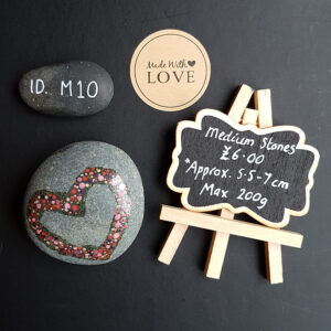Hand painted stone gift_B_M10_Heart_Gifts_Valentines